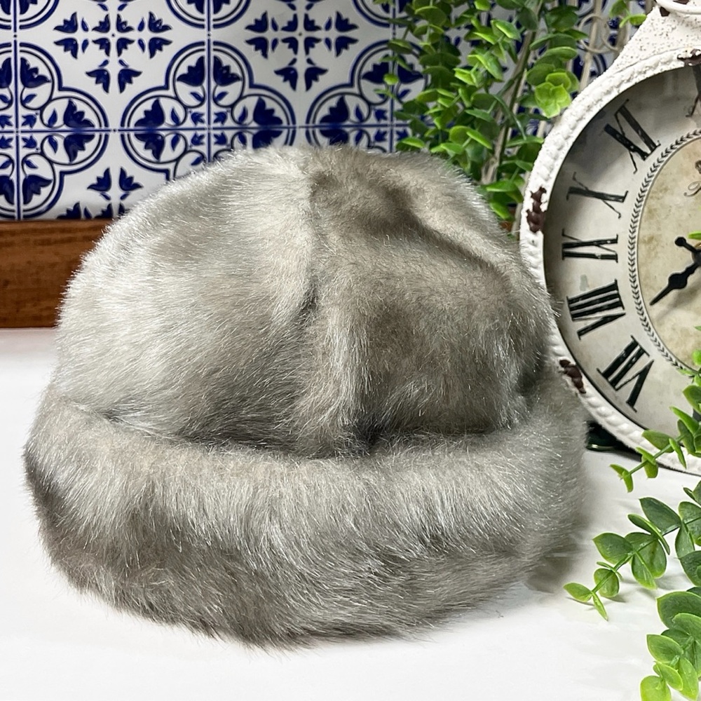Vintage 1960s Faux Fur Cuffed Cloche Hat Gray Taupe Mod Jackie O Style 22”